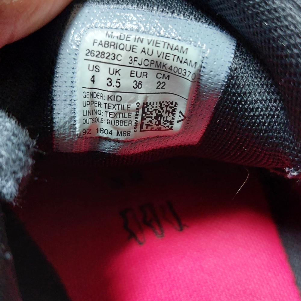 Black and Red Converse Sneakers Size 4 - Picture 13 of 13